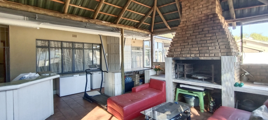 To Let 4 Bedroom Property for Rent in Kuruman Northern Cape